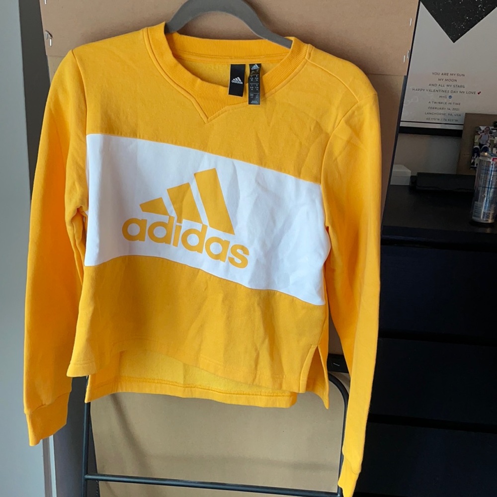 Cropped crew neck